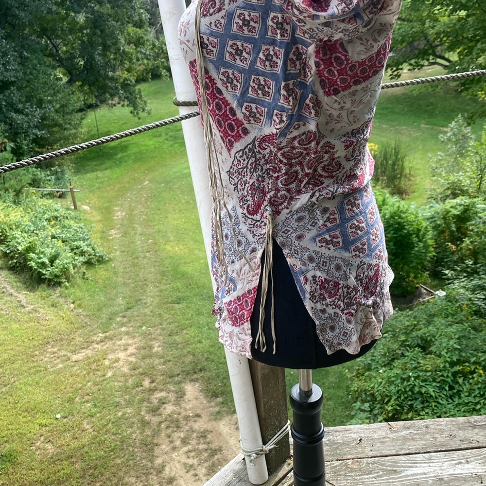 Top - Picture 2 of 6